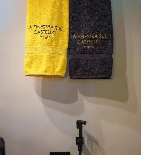 La Finestra Sul Castello * Ísquia